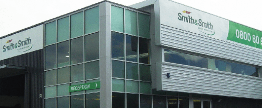 Smith & Smith Glass  - Sheffield Street, Hamilton Architect: Noel Jessop ArchitectureBuilder: AP Construction