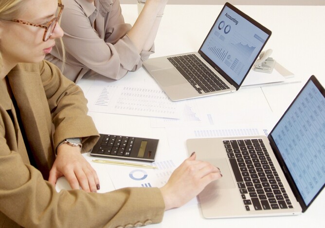 Image of laptops for blog about budgeting best practice for startups, by Julian So. CFO 4 U. Hamilton, New Zealand