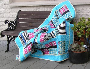 Lazy Susan Squaring Up Black Birds