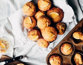 Lil&rsquo; Orange Almond Tea Cakes with Citrus Honey Glaze