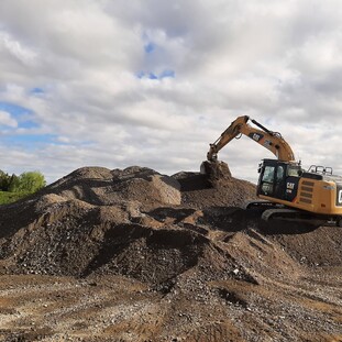 Shinfle off farm in Hastings, Driveway metal in Hastings, gravel in Hastings, Farmwork, Digger, Excavator Hastings, Drilling Hastings, Auger in Hastings,Farm Silage Pit, Farm Tracks, Farm Earthmoving, Offal Holes, Offal Pits