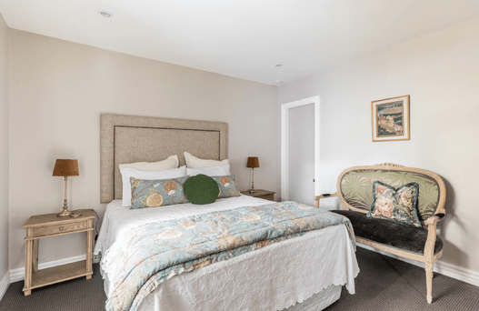 Peonies Cottages - Martinborough Accommodation