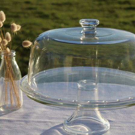 Glass cake stand