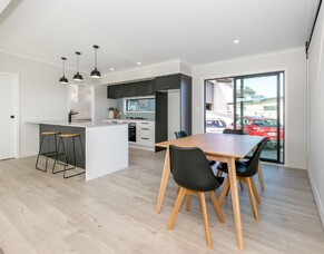 Waiheke Island - Leisurecom's Show Unit 128m2