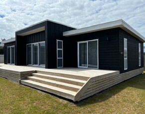 Bespoke 3 Bedroom Beauty in Cooks Beach