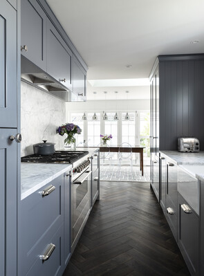 Designer Natalie Du Bois / Photographer Studio Weir