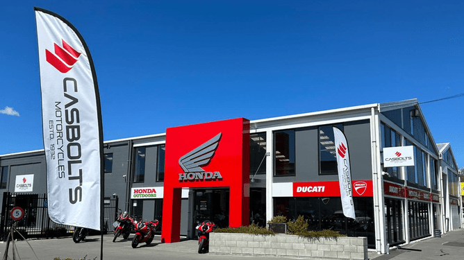 Casbolts - Shop front