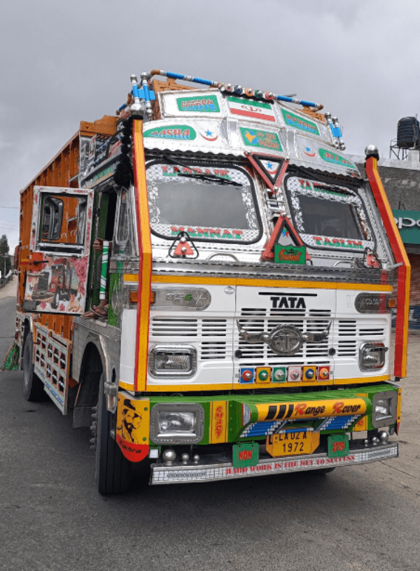 Talking about trucks, they were clearly each driver’s pride & joy. We saw 1000’s of them, all beautifully decorated with bright and vibrant colours.