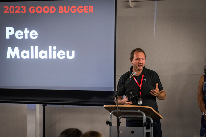 📸 ASP - Pete accepting his award