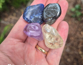 Crystals for Study and Focus