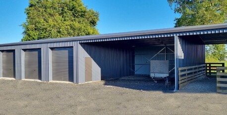 Pole shed with wide bays