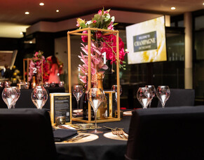 Champagne On The Shore &ndash; Event Themeing for Purpose