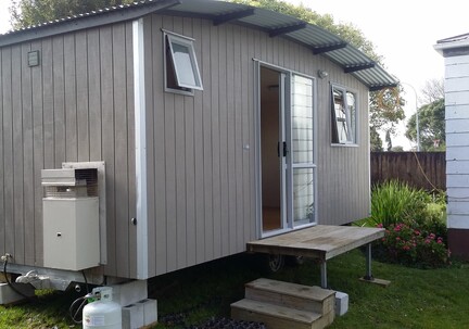 Large Room with Kitchenette and Ensuite Kestrel Cabin by Cosy Cabin Rentals