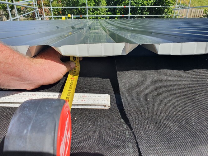 LBP-qualified roofers working on a new build in Te Awamutu