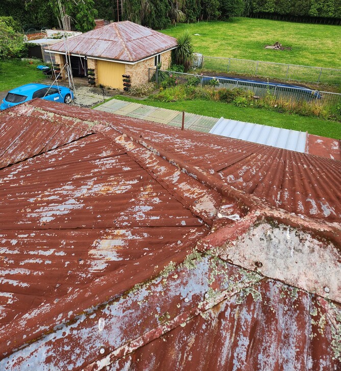 Example of rusted metal roof ready for replacement
