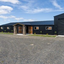 Horse Stable, Stable, Equine buildings, Barns, Horse Barns, stables Waikato, farm buildings, farm buildings waikato, sheds, sheds cambridge, sheds waikato, horse shelters, barn doors, waikato builders.