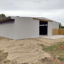 Horse Stable, Stable, Equine buildings, Barns, Horse Barns, stables Waikato, farm buildings, farm buildings waikato, sheds, sheds cambridge, sheds waikato, horse shelters, barn doors, waikato builders.horse barn