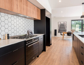 Laminate vs. Vinyl: Choosing Between Laminate and Vinyl Floors for Your Home