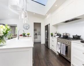 Be Inspired: The Contrast of Dark Laminate Flooring