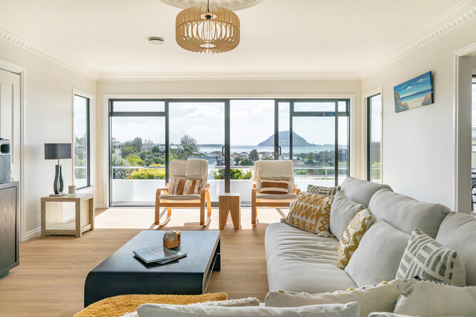 Laminate Flooring by Floorboards | Perspective Nature Brushed Oak Warm Natural