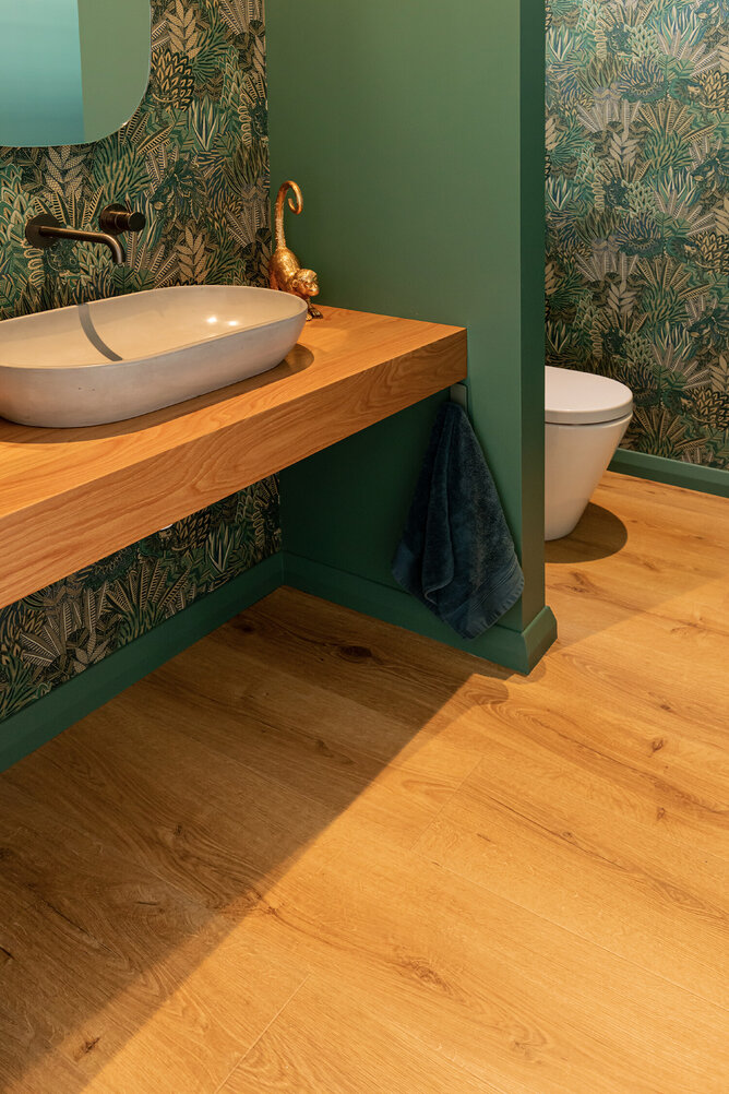 Waterproof laminate flooring