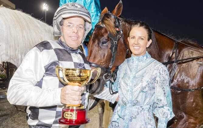 Leap To Fame pictured with Grant and Trista Dixon following his Hunter Cup success - Photo: Stuart McCormick