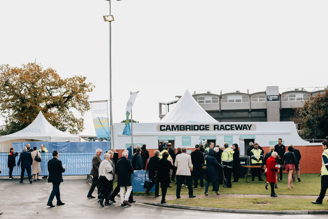 Could we see Lochinvar Art at Cambridge Raceway for the race?