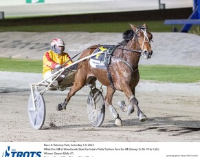 Queen Elida and TAB chasing a crown at Cambridge in April