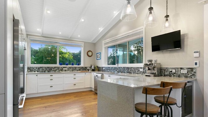 Oxford barn kitchen