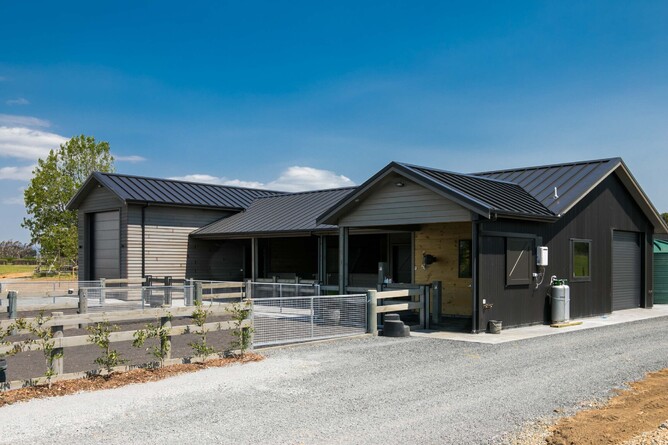 Stables with double wash bay
