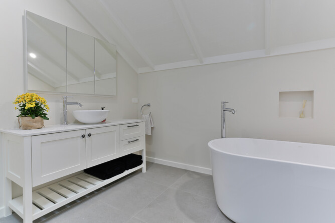 Goodwood Barn Bathroom