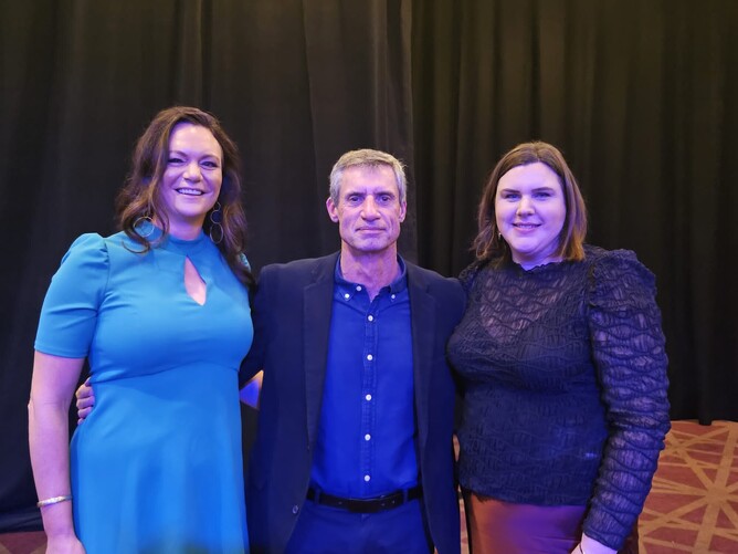 Laura Daly with Auckland Master Builders Vice President Nigel Benton, and Auckland Executive member Aimee Chikunda