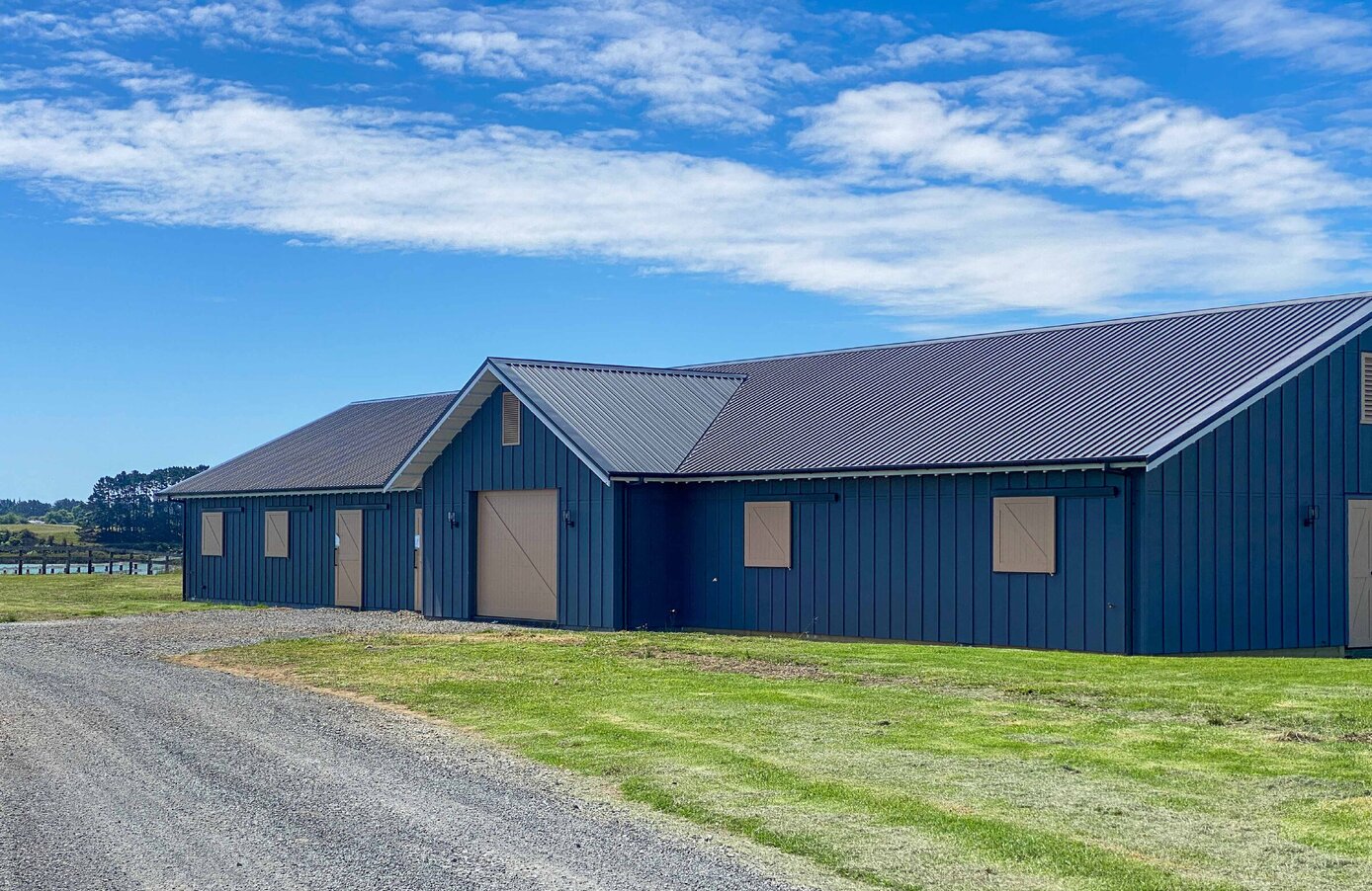 Glenbrook timber barn with coloursteel roof