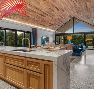 AWARD-WINNING LUXURY HOME - Mangātwhiri