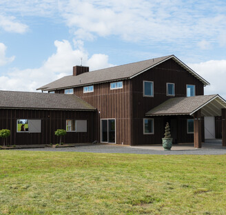 Highgrove barn and stables with living quarters