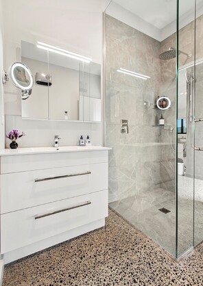 Minor Dwelling Bathroom Harrison Lane