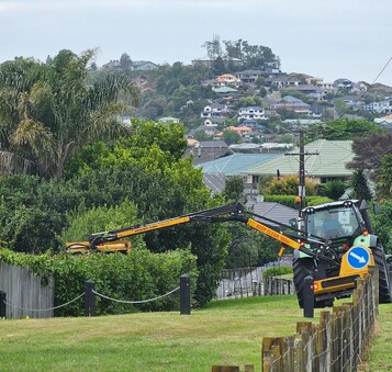 hedge mulchin in the Waikato Reduces Waste