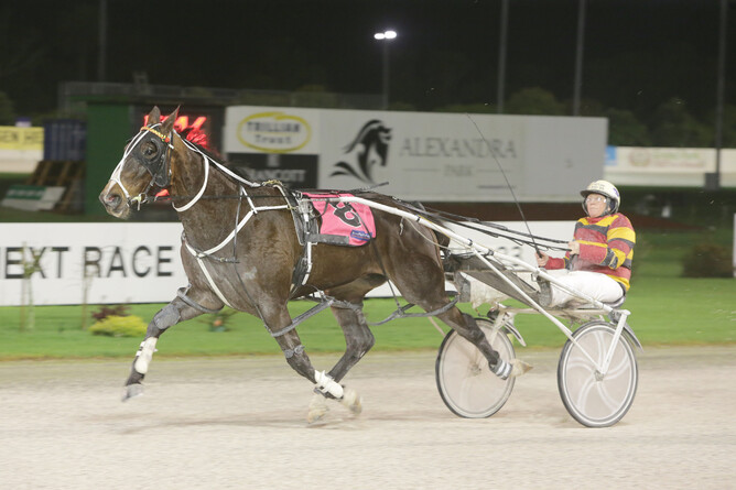 Juice Brogden winning on Friday Night - Photo: Trish Dunell