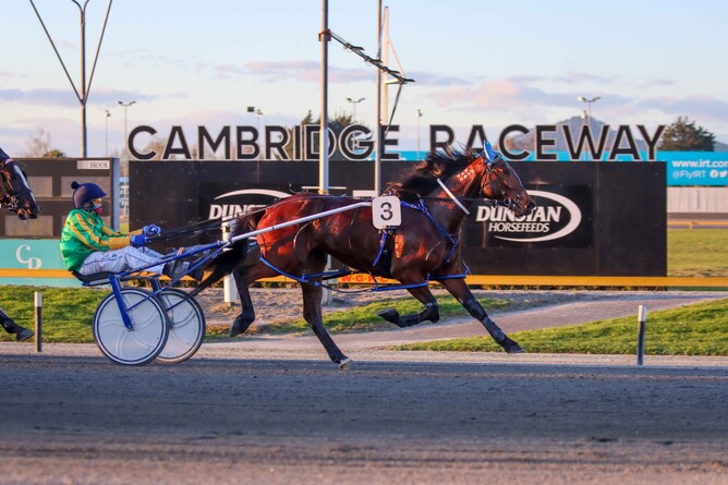 Girls Are Best cruising to the finish line at the Cambridge Raceway. - Photo: Angelique Bridson.