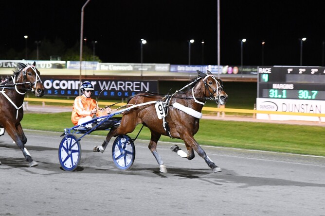 Ivegotbills strides to victory at the Cambridge Raceway. - Photo: Chanelle Lawson