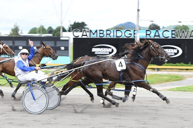 Peter Ferguson salutes after winning with Lord Logan at The Raceway. - Photo: Chanelle Lawson