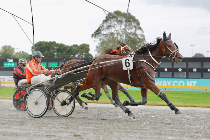 Sacred Mountain and Andre Poutama have Cyclone Lucky Linda well covered as they race past to win on Christmas Eve. - Ange Bridson/Race Images.