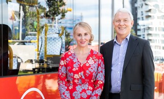 Electric Bus NZ - Auckland CityLINK - Stacey and Mayor Phil Goff
