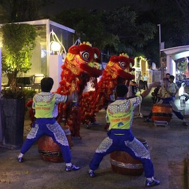 A street performance at a destination event designed and planned by Little Big Events.