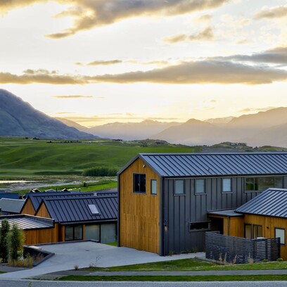 Jack's Point home built by Fixation Builders clad in alpine tray and cedar.