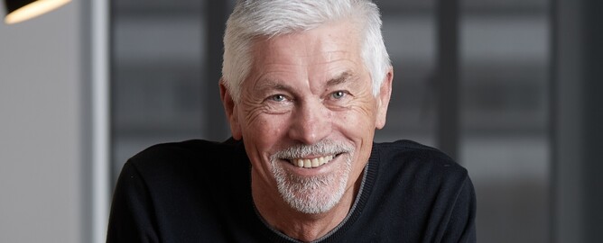 Guy Howard-Willis, co-founder of 1-Day and Torpedo7, and founder of Manta5, will mentor Sungeni Segula, project leader for Village Solar.