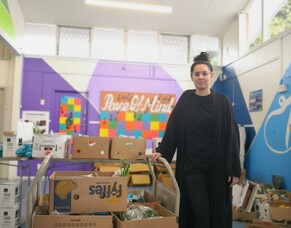 Rescuing people through rescued food