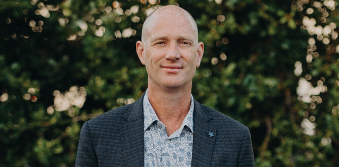 Greg Macpherson, founder and CEO of SRW Laboratories, will mentor Yisehak Abraham, project leader for Hulu Medicine.