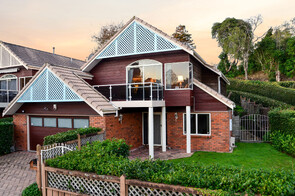 SOLD - 68 Memorial Dr, Hamilton East$850,000