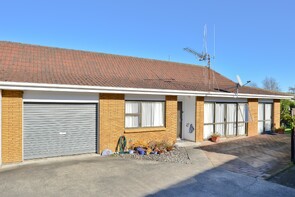 SOLD - 52c Naylor St, Hamilton East$435,000